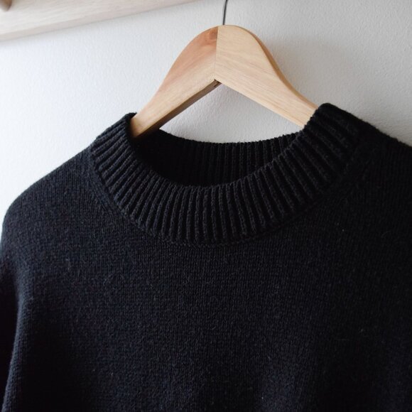 Basic black knit pullover - Picture 5 of 6